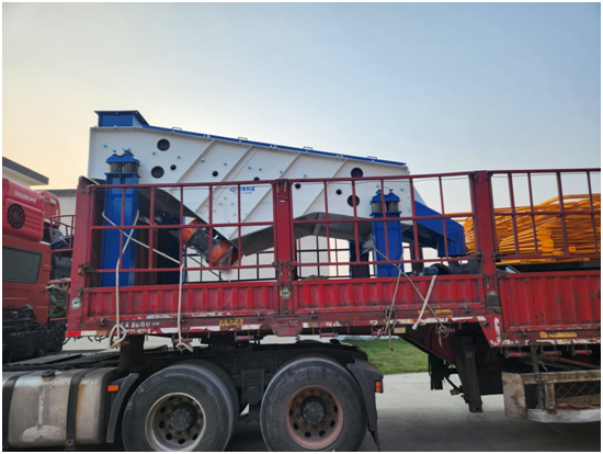 直線(xiàn)篩、方形搖擺篩發(fā)貨